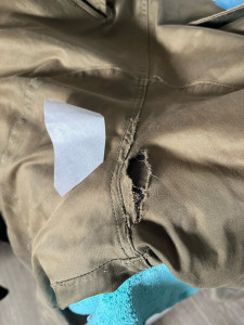 Photo de galerie - Réparation Trou au niveau de de l’entrejambe (5€)