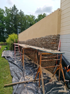 Photo de galerie - Mur en pierre avec enduit