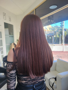 Photo de galerie - Coloration complète et coupe brushing 
