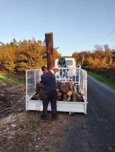 Photo de galerie - Bonjour propose mes services pour pose de caisson chez les particuliers ou professionnels je peux poser des questions dans toute la Dordogne en plus merci