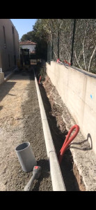 Photo de galerie - -préparation du piétonnier  , pose de bordure , gaine tpc pour l’éclairage, création petite support en béton pour la pose des spot lumineux 