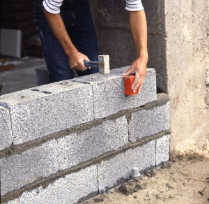 Photo de galerie - Construction d'un mur en parpaing