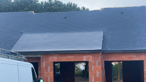 Photo de galerie - Réalisation d’une couverture en ardoise