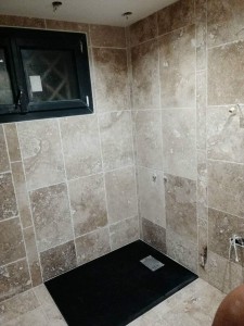 Photo de galerie - Pose de faïence pierre pour sdb