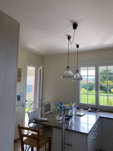 Photo de galerie - Remis au bout du jour avec des tentes claires pour éclaircir cette jolie cuisine