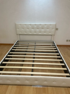 Photo de galerie - Montage d’un lit double 