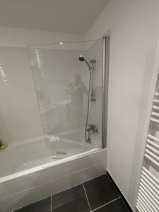 Photo de galerie - Installation d’un pare-baignoire 