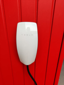 Photo de galerie - Installation borne de recharge Tesla