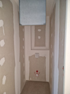 Photo de galerie - Petite WC 
travaux bande à joint placo plâtre prêt à peindre 