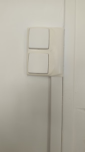 Photo de galerie - Prises, raccordements, interrupteurs