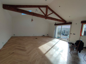 Photo de galerie - Pose parquet coller en bâton rompu