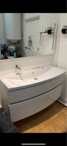 Photo de galerie - Installation d’un meuble vasque (il manque un robinet sur demande du client) 