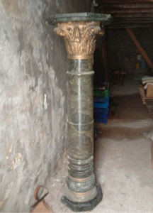 Photo de galerie - Déplacer deux colonnes de marbre avec succès