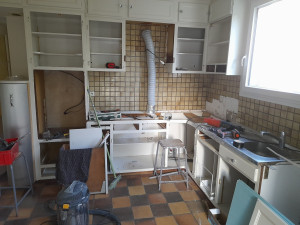 Photo de galerie - Cuisine à rénover - Plomberie - Electricité - Menuiserie