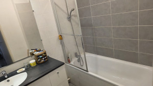 Photo de galerie - Nettoyage complet de la salle de bain. Travail propre et soigné.