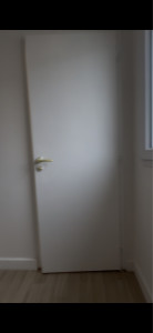 Photo de galerie - Peinture en blanc sur une belle porte 