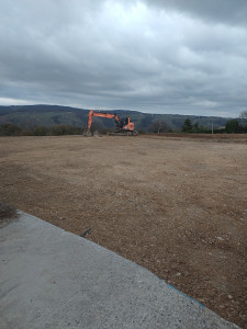 Photo de galerie - Terrassement d'une plateforme pour l'agrandissement d'un bâtiment agricole 