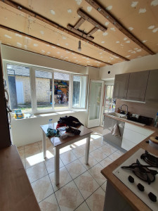 Photo de galerie - Bande a placo, pose de la toile verre , et peinture 