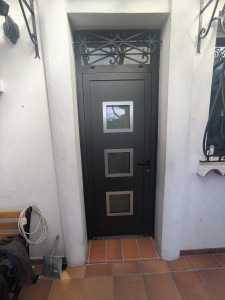 Photo de galerie - Installation de porte aluminium 