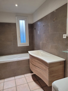 Photo de galerie - SALLE DE BAINS