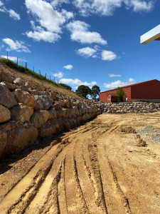 Photo de galerie - Enrochement de soutènement ?