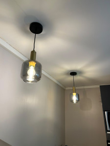 Photo de galerie - Fixation de deux plafonniers 
