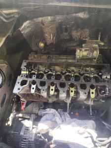 Photo de galerie - Réparations d'un moteur courroie de distribution cassée