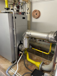 Photo de galerie - Pose de chaudière viessman vitocrossal de 370kw sur acier noir ✅