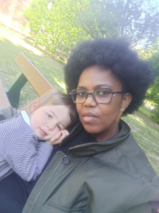 Photo de galerie - Aimante, dynamique, sérieuse, attentive, distraire , j'aime être au service des tous petits, afin de les câliner et m'occuper d'eux dans tous les aspects de la Vie. Merci
