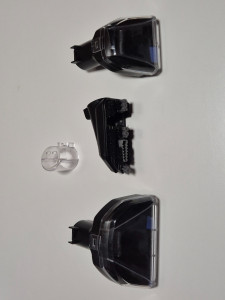 Photo de galerie - Accessoires fournis avec la shampouineuse lors de la location : brosse large pour matelas et canapés, suceur fin pour les recoins de voiture, et embout d'auto-nettoyage. Le kit complet pour s'adapter à toutes vos surfaces !
