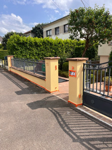 Photo de galerie - Application d’une pliolite pour muret extérieur 