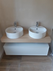 Photo de galerie - Pose meuble doubles vasques suspendue 