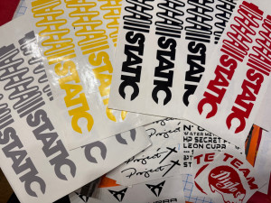 Photo de galerie - Flocages vêtement et Stickers 