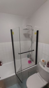 Photo de galerie - Installation du pare baignoire et de nouvelles douchettes