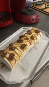 Photo de galerie - Bûche noix de pécan vanille caramel 