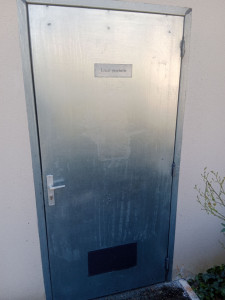 Photo de galerie - Porte grattée et dégraissée 