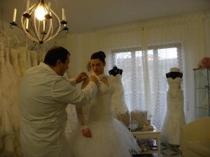 Photo de galerie - Création d’une robe essayage et retouche des manches