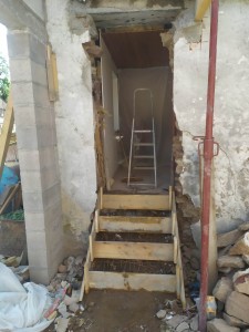 Photo de galerie - Ouverture mur extérieur maison pour extension double garage fait entièrement dalle fondation ouverture linteaux escaliers etc...
