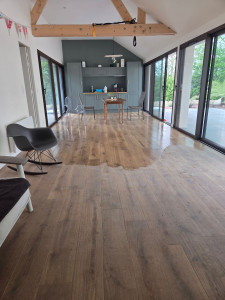 Photo de galerie - Entretien d’un local avec jaccuzzi