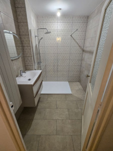 Photo de galerie - Rénovation salle de bain après travaux 