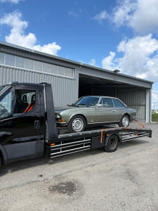 Photo de galerie - Remorquage, voiture de collection