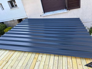 Photo de galerie - Toit en bac acier avec support en volige de 18mm.