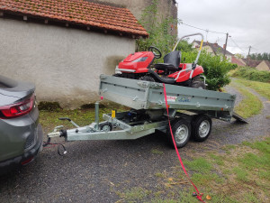 Photo de galerie - Remorque benne et tracteur débroussailleure 