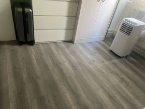 Photo de galerie - Entretien complet et soigné : sol parfaitement nettoyé et rangé.