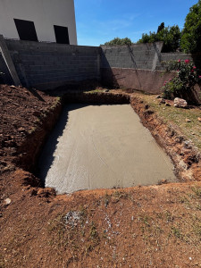 Photo de galerie - Dalle béton pour piscine 