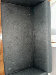 Photo de galerie - Canapé avant nettoyage 