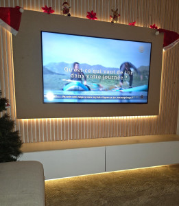 Photo de galerie - Décoration mural tv