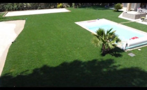 Photo de galerie - Pose de gazon en plaques conception boulodrome...