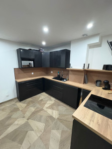 Photo de galerie - Aide ménagère sérieuse, discrète et minutieuse, je propose des prestations de nettoyage soignées pour particuliers, locations courte durée et locaux. Fiable et efficace, je m’adapte à vos besoins pour un intérieur propre et impeccable.