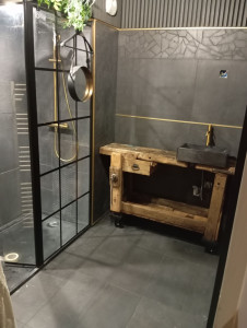 Photo de galerie - Bricolage et multi services